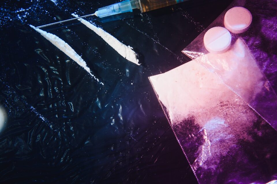 Stock illustration of drug paraphernalia for representative purposes only. Not evidence from Cassidy Johnstone’s case.